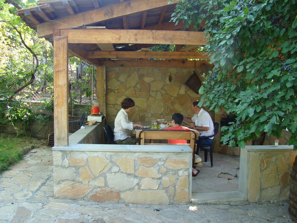 Guest House Ucha Mtsʼkhetʼa Exterior foto